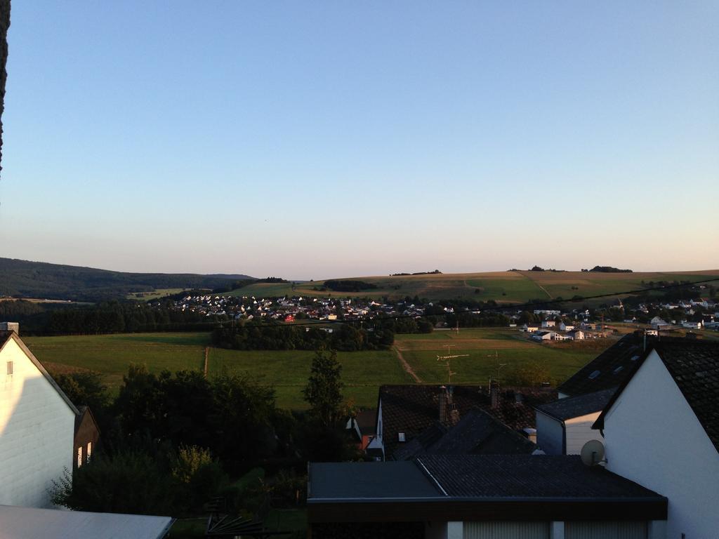 Wohnraum Hotel & Gaestehaus Gusterath ภายนอก รูปภาพ