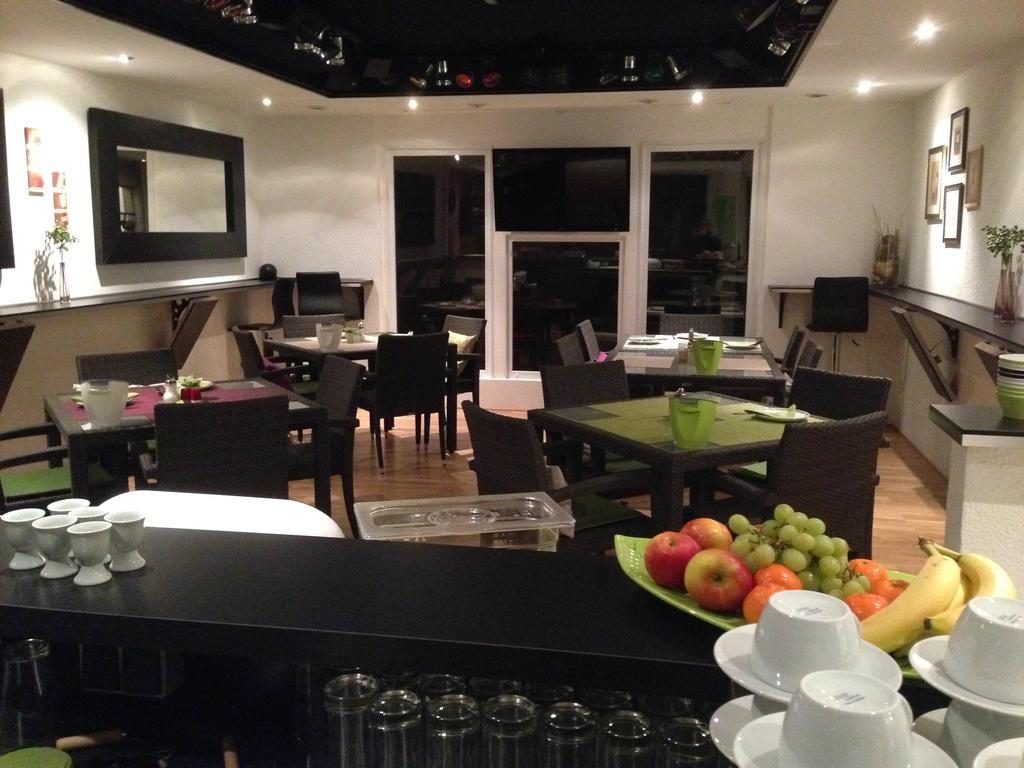 Wohnraum Hotel & Gaestehaus Gusterath ภายนอก รูปภาพ