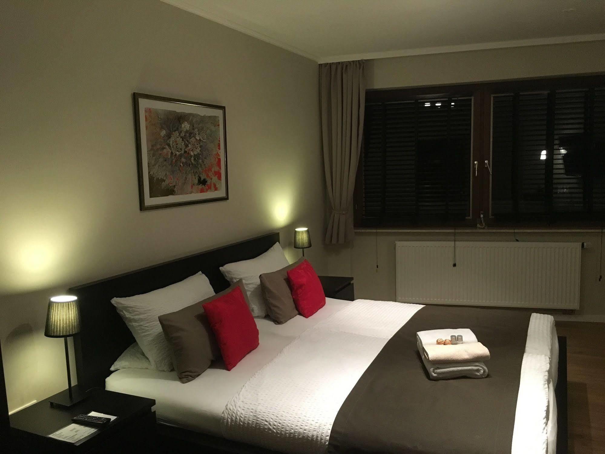 Wohnraum Hotel & Gaestehaus Gusterath ภายนอก รูปภาพ
